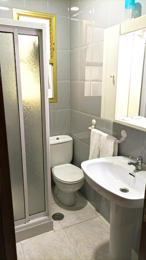 Garden Lodge Hostal Evencio Ribadavia Ngoại thất bức ảnh