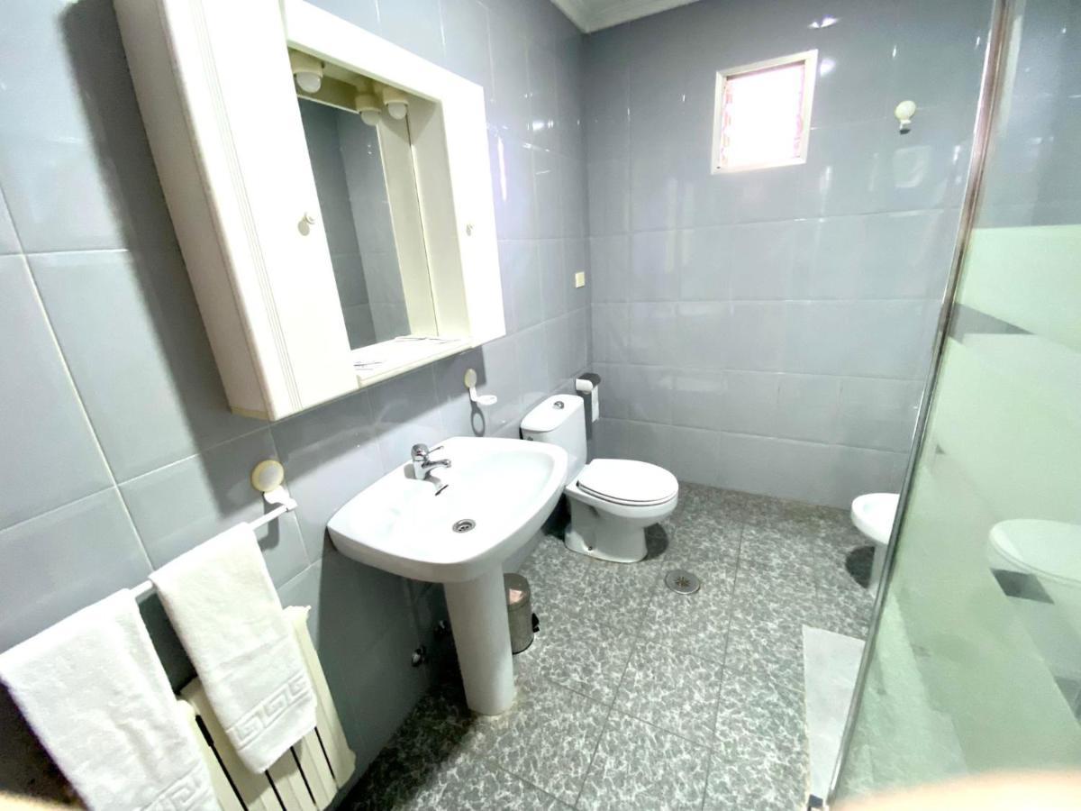 Garden Lodge Hostal Evencio Ribadavia Ngoại thất bức ảnh