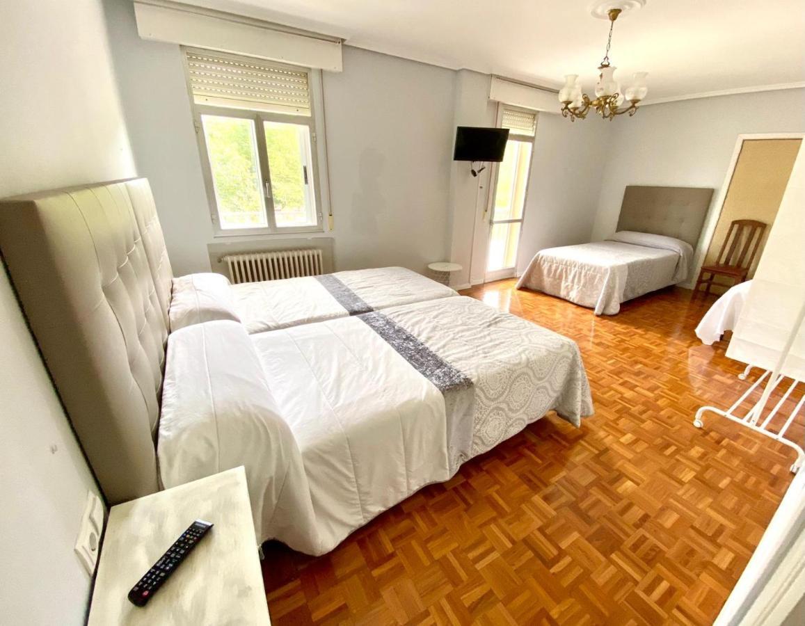 Garden Lodge Hostal Evencio Ribadavia Ngoại thất bức ảnh