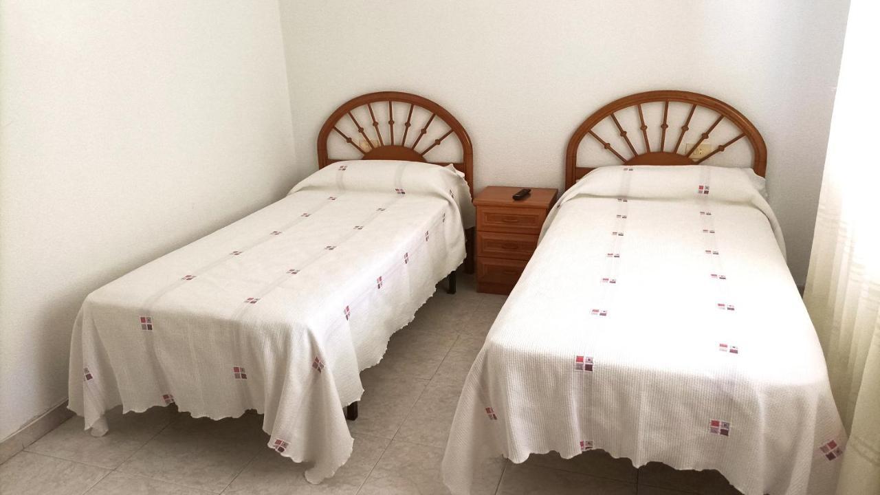 Garden Lodge Hostal Evencio Ribadavia Ngoại thất bức ảnh