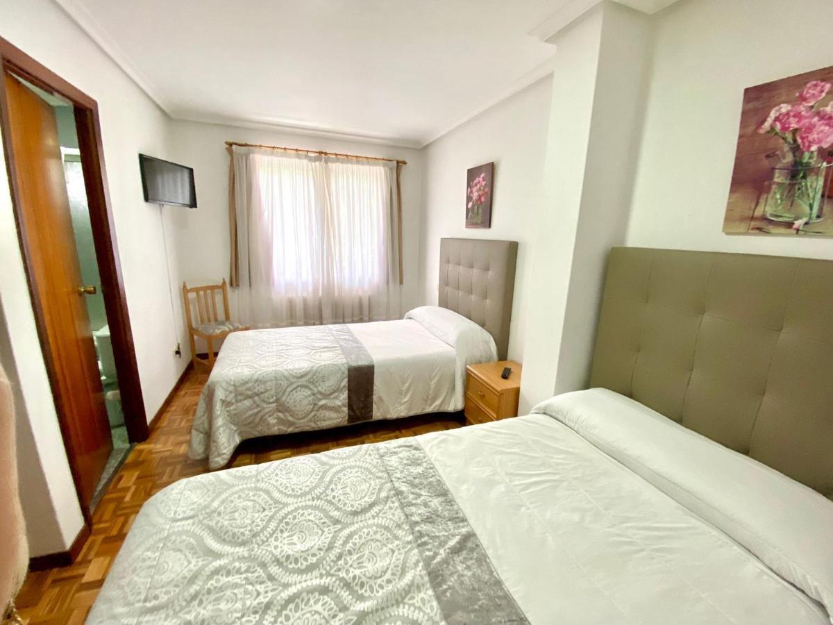 Garden Lodge Hostal Evencio Ribadavia Ngoại thất bức ảnh